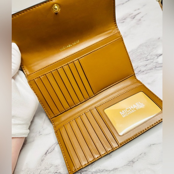 NEW! Michael Kors Large Brown & Acorn Logo & Leather Tri-Fold Wallet - Picture 9 of 12